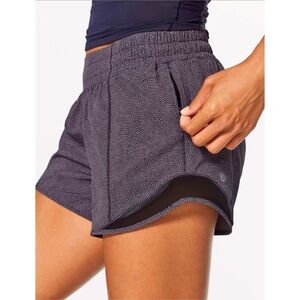 Lululemon Hotty Hot Shorts black lavender dot 6 tall